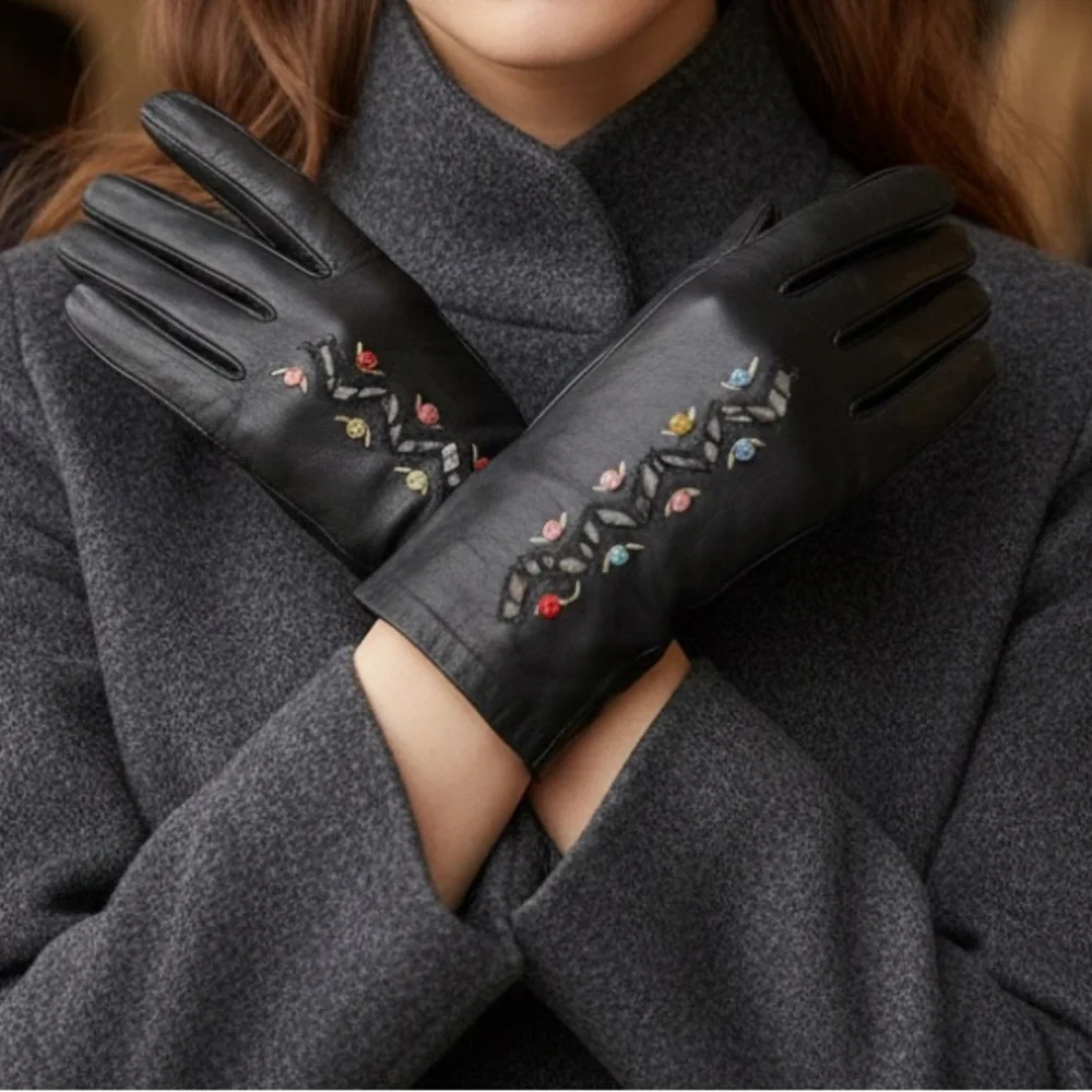 Vintage‎ Embroidered Black Leather Gloves